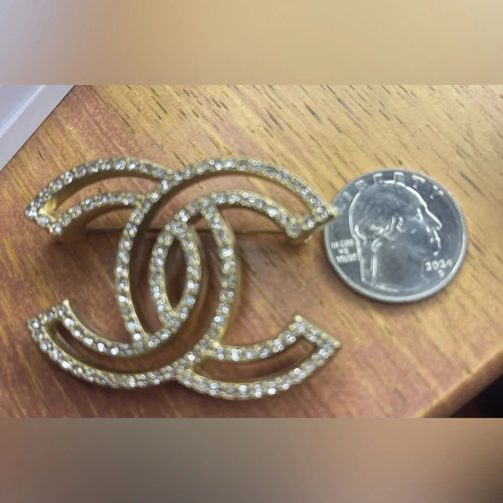✨ CHANEL Gold Crystal CC Logo Brooch – Authentic & Stunning ✨ Luxury Designer